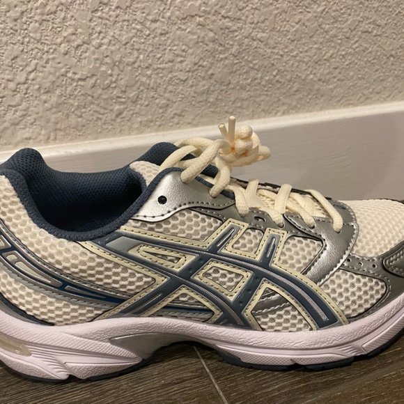 ASICS 1130 - Picture 4 of 7